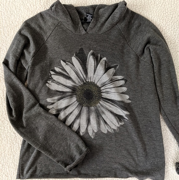 Hooded long sleeve shirt. - Picture 1 of 8